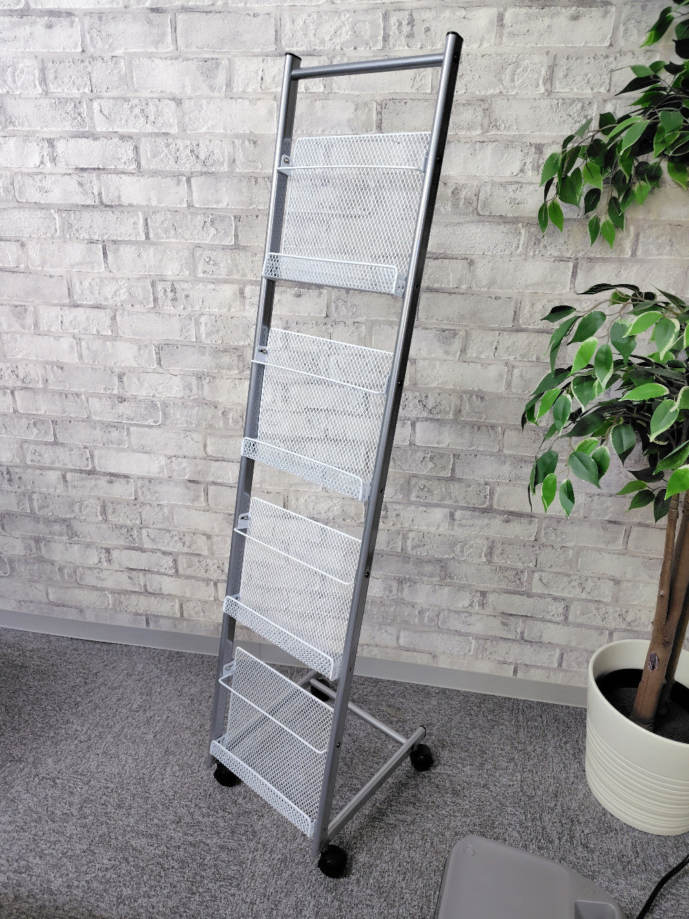 スリムチラシスタンド 1列4段|誉PRINTING