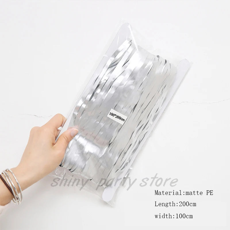 パーティー・インテリア用装飾 キラキラ!カラーカーテン 長さ2M メタリック