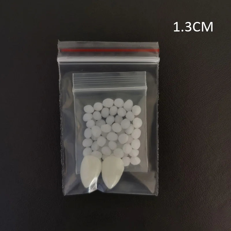 イベント・ハロウィングッズ|ハロウィン用 吸血鬼の入れ歯 (1組)