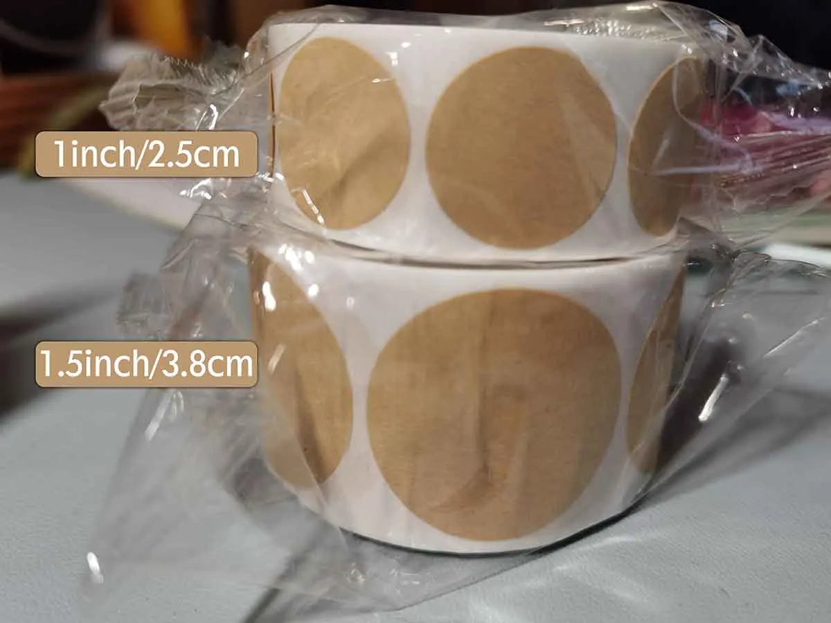 |ノベルティ用品 | クラフト紙丸型ステッカー 500枚入 | 直径2.5 / 3.8㎝