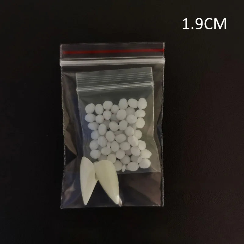 イベント・ハロウィングッズ|ハロウィン用 吸血鬼の入れ歯 (1組)