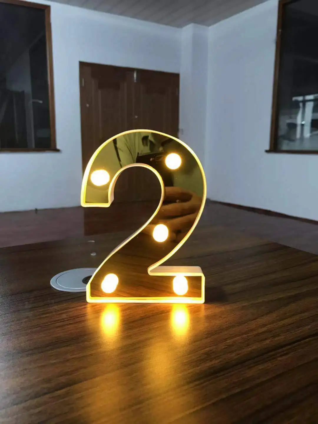 ゴールドLEDライト 【アルファベット・数字型】(電池式)