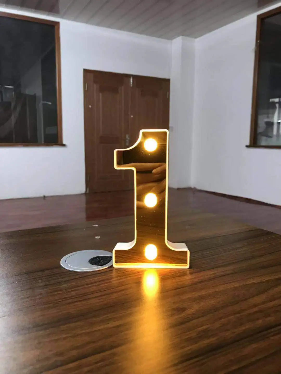 ゴールドLEDライト 【アルファベット・数字型】(電池式)