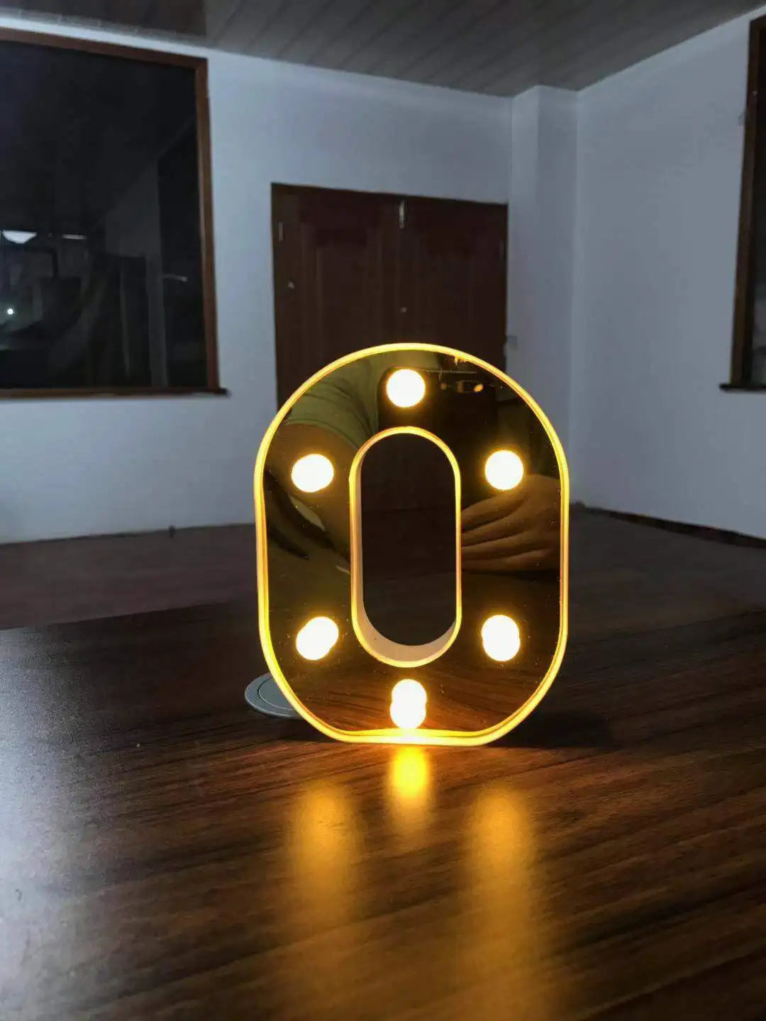 ゴールドLEDライト 【アルファベット・数字型】(電池式)