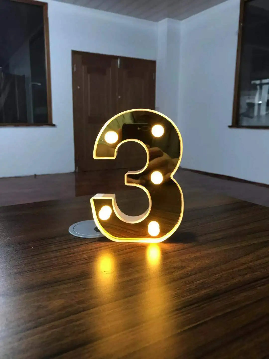 ゴールドLEDライト 【アルファベット・数字型】(電池式)