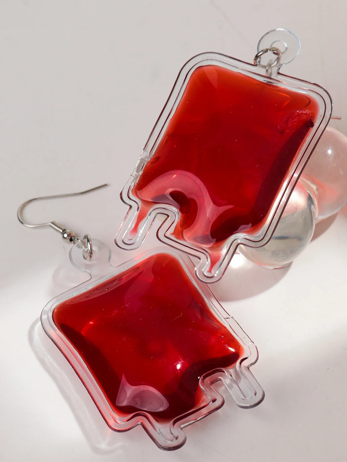 イベント・ハロウィングッズ|仮装用アクセサリー 血液バッグ型ピアス