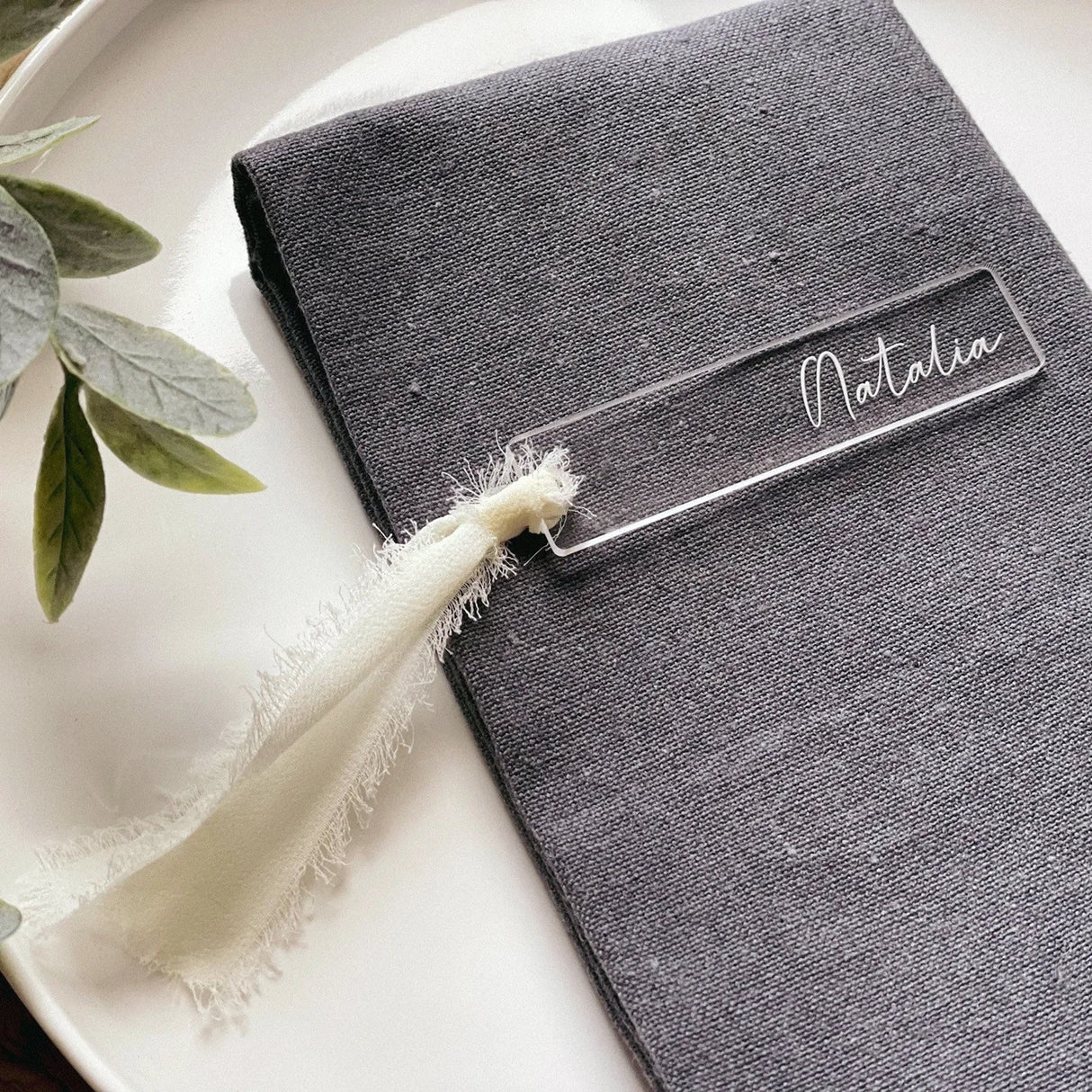 イベント・結婚式装飾|透明アクリル席札 - カリグラフィー対応