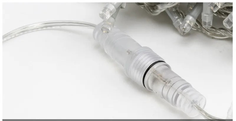 カーテンライト|イベント・クリスマス装飾|LEDつらら型 屋外用カーテンライト(幅4M~32M)