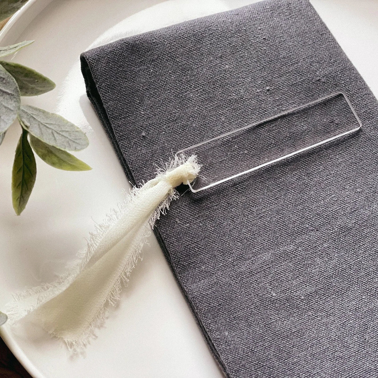 イベント・結婚式装飾|透明アクリル席札 - カリグラフィー対応