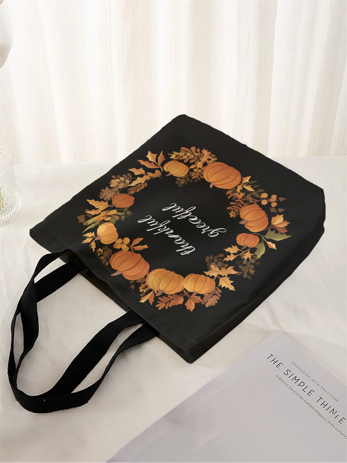 ハロウィングッズ|カボチャリース柄トートバッグ(A4サイズ対応)