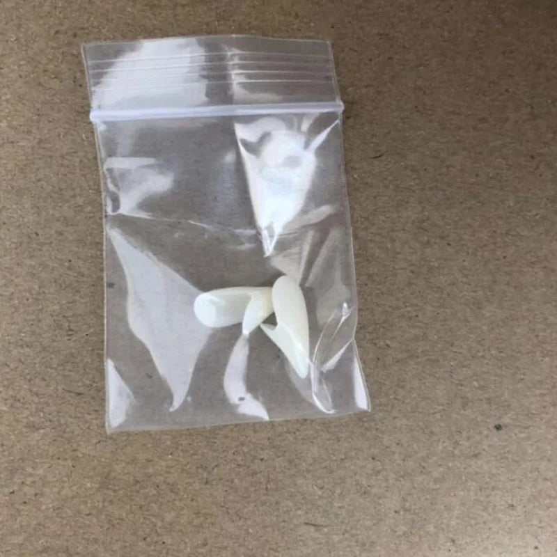 イベント・ハロウィングッズ|ハロウィン用 吸血鬼の入れ歯 (1組)