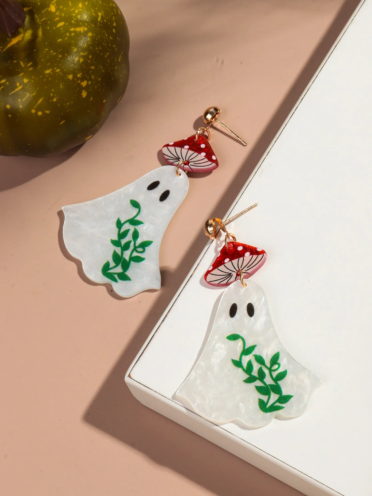 イベント・ハロウィングッズ|ハロウィン キノコゴースト ピアス