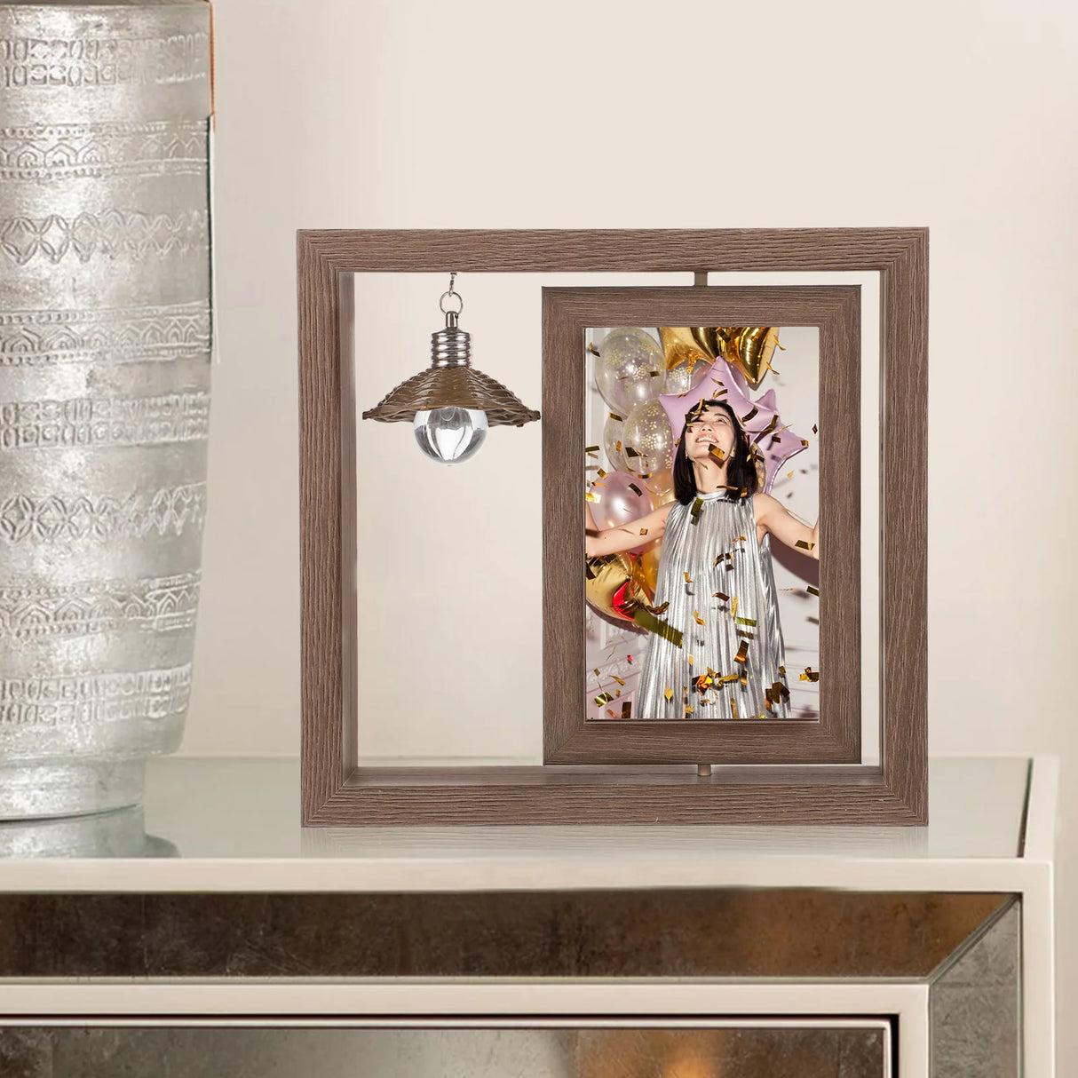 結婚式・インテリア装飾|木製回転フォトフレーム ランプ付き