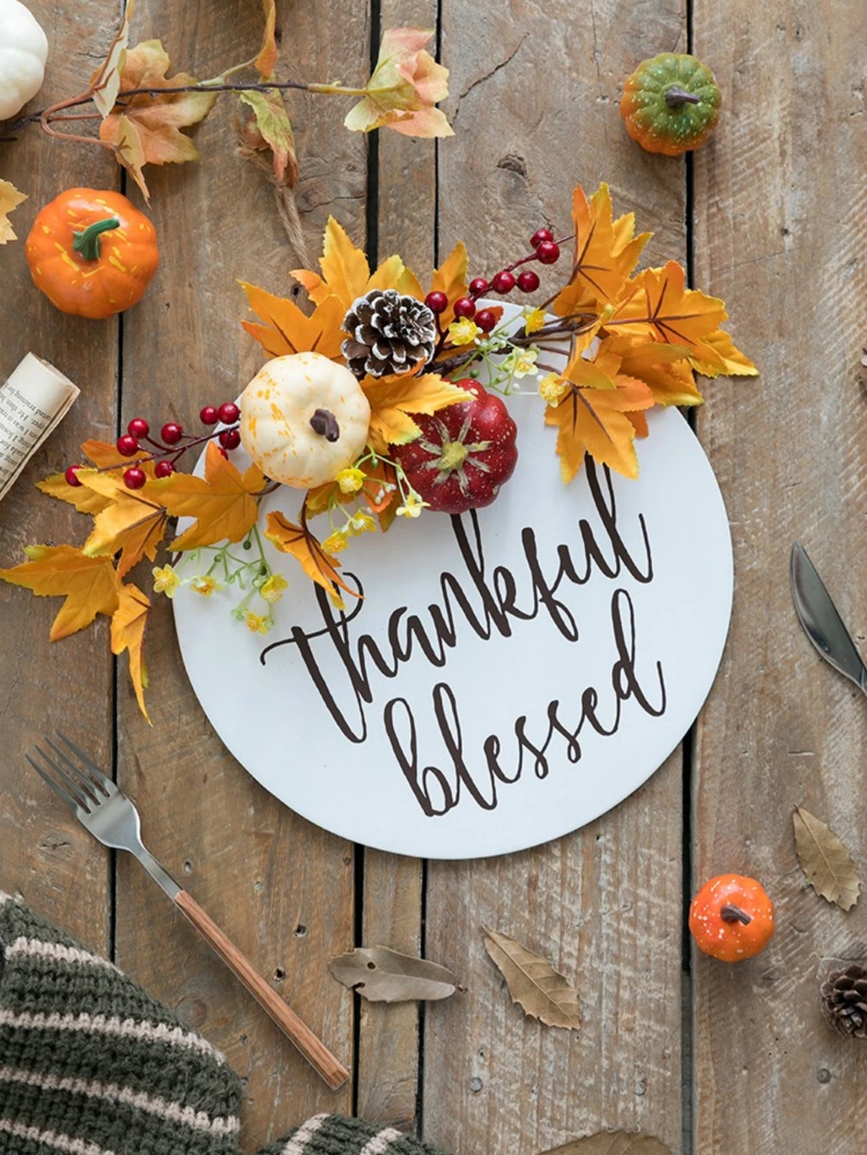 イベント・ハロウィングッズ|リース カボチャとメープルで彩る