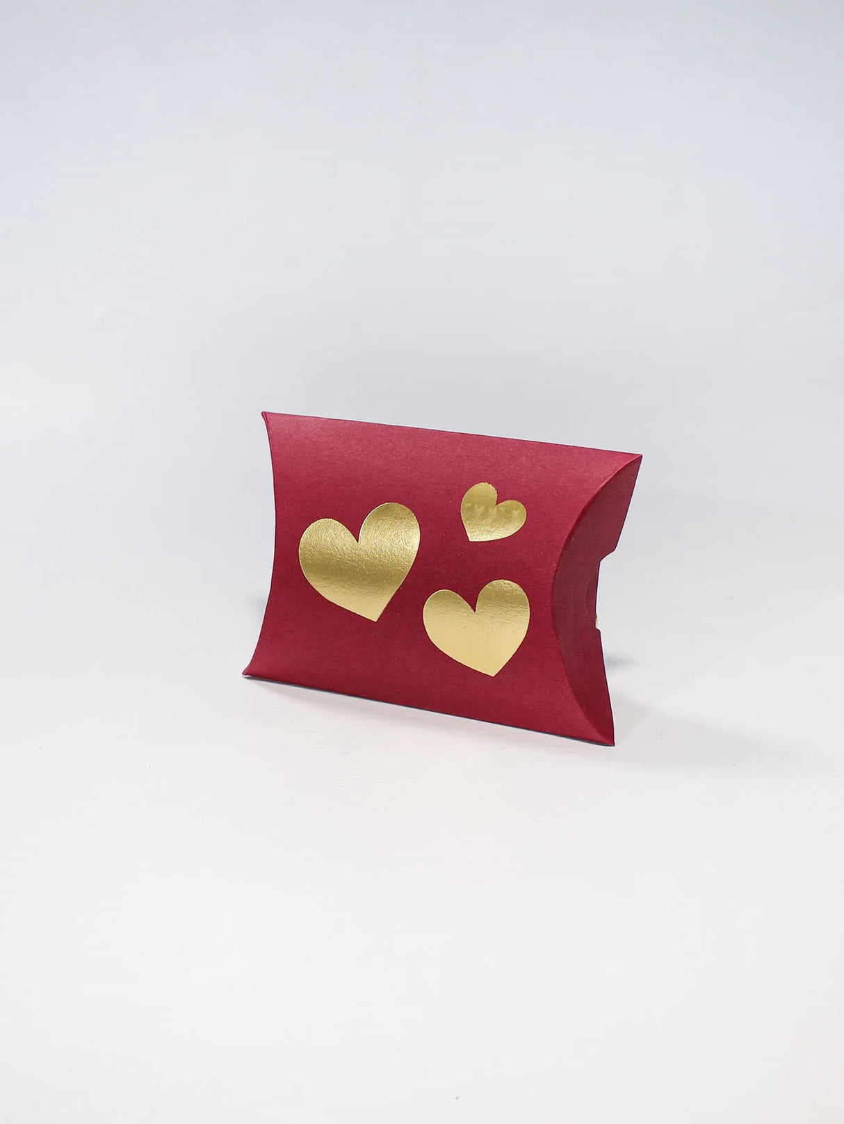 ロマンチックなラブピロー型ギフトボックス