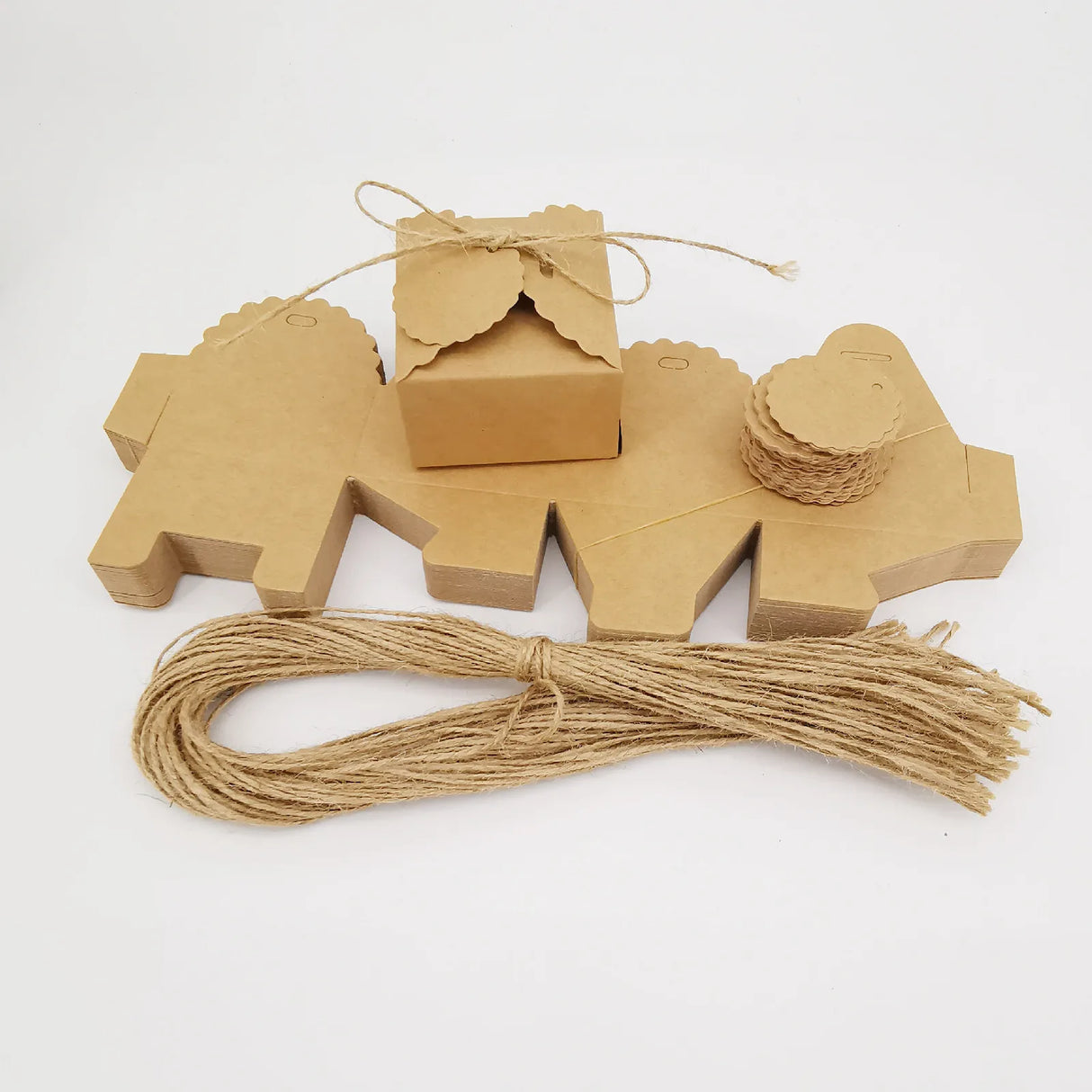 |イベント・ノベルティ用品 | 麻リボン付きクラフト紙ボックス | W6.5xH4xD6.5cm