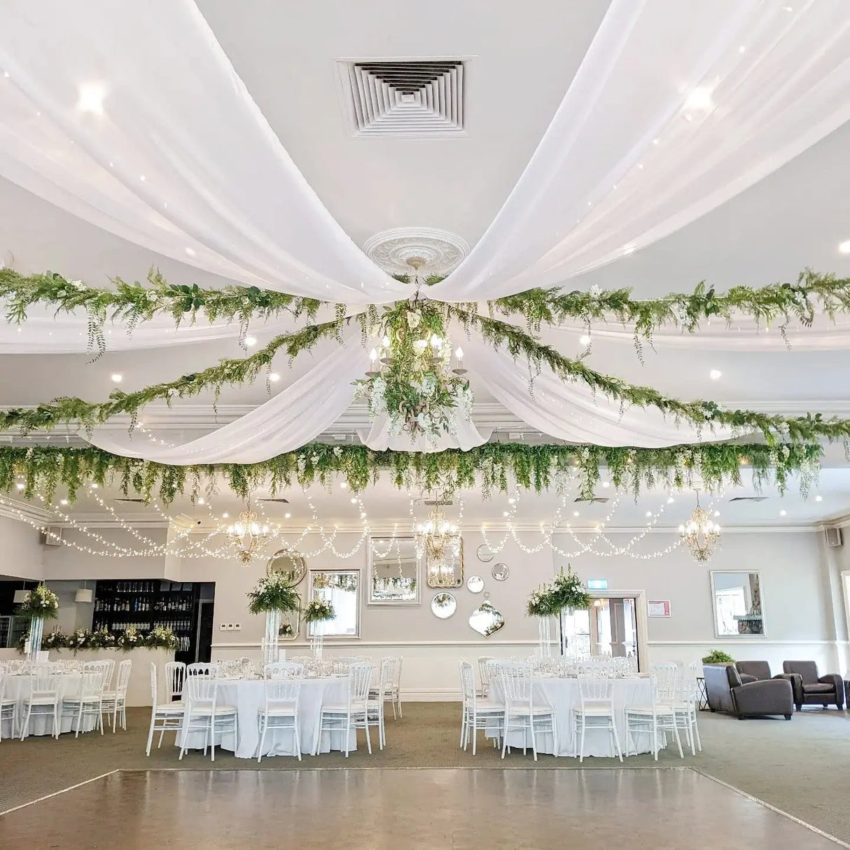 エレガントなウェディング用シフォンドレープ