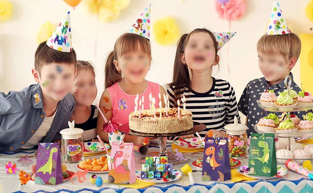 |ノベルティ用品 | ステッカー付恐竜プリント紙バッグ12個セット | W13×H24×D8