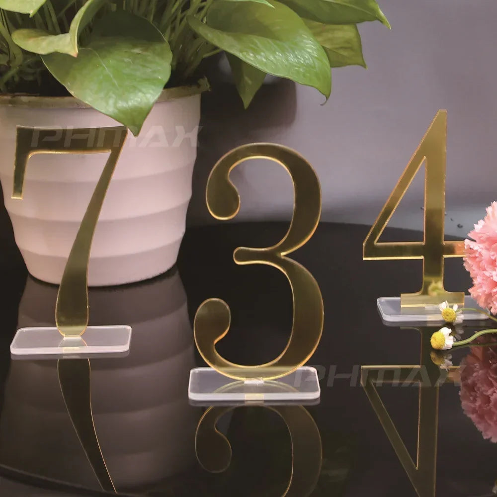 イベント・結婚式装飾|ゴールドミラーのウェディングテーブルナンバー