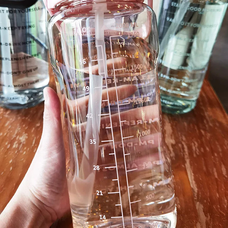 |イベント・ノベルティ用品 |大容量! ストロー付きクリアーカラーウォーターボトル | 2000ml