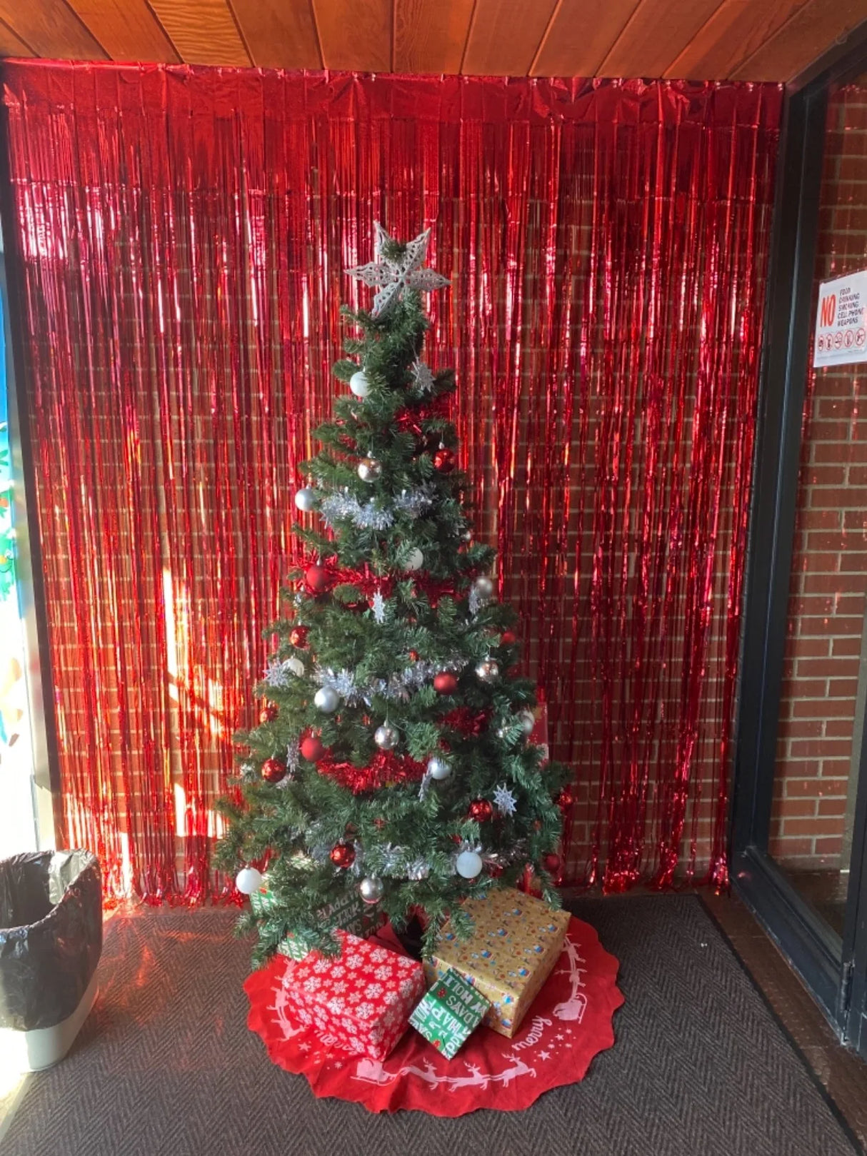 パーティー・インテリア装飾 キラキラ!カーテン 波型/ストレート型 2種類