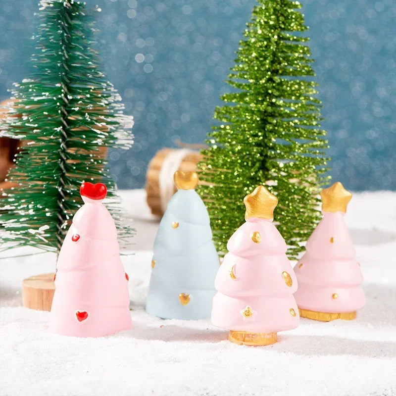 【クリスマス用装飾】ミニクリスマスツリー サンタ&妖精の樹脂置物