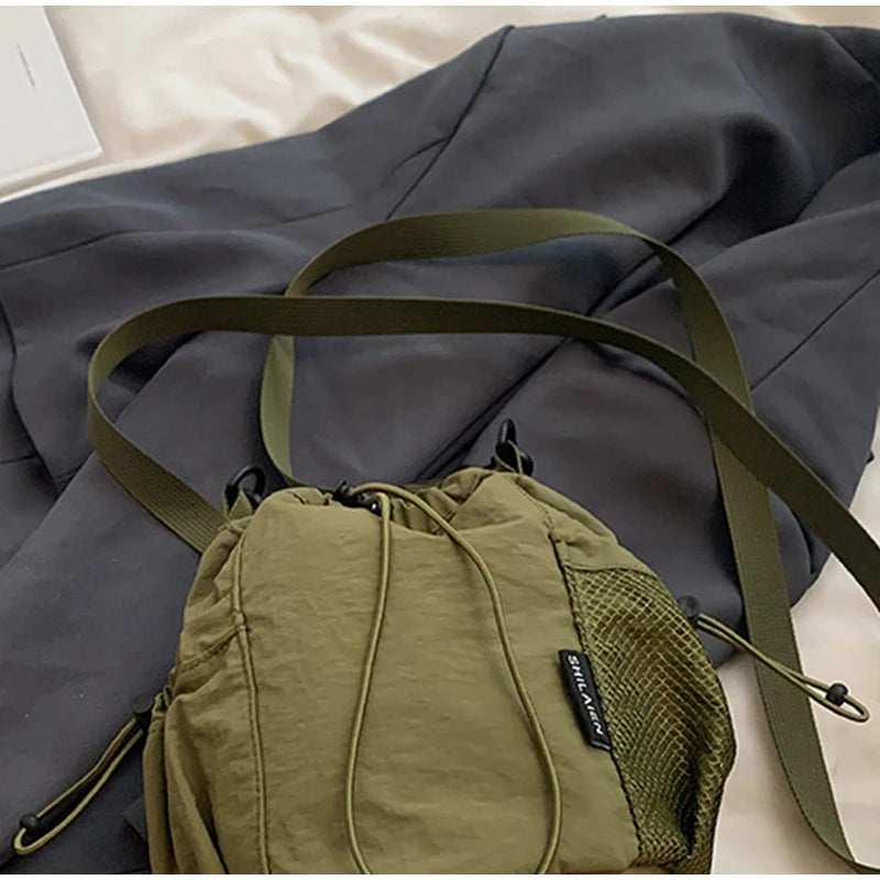 |イベント・ノベルティ用品 | 防水ナイロン大容量バケットバッグ| W16×H19×D16㎝