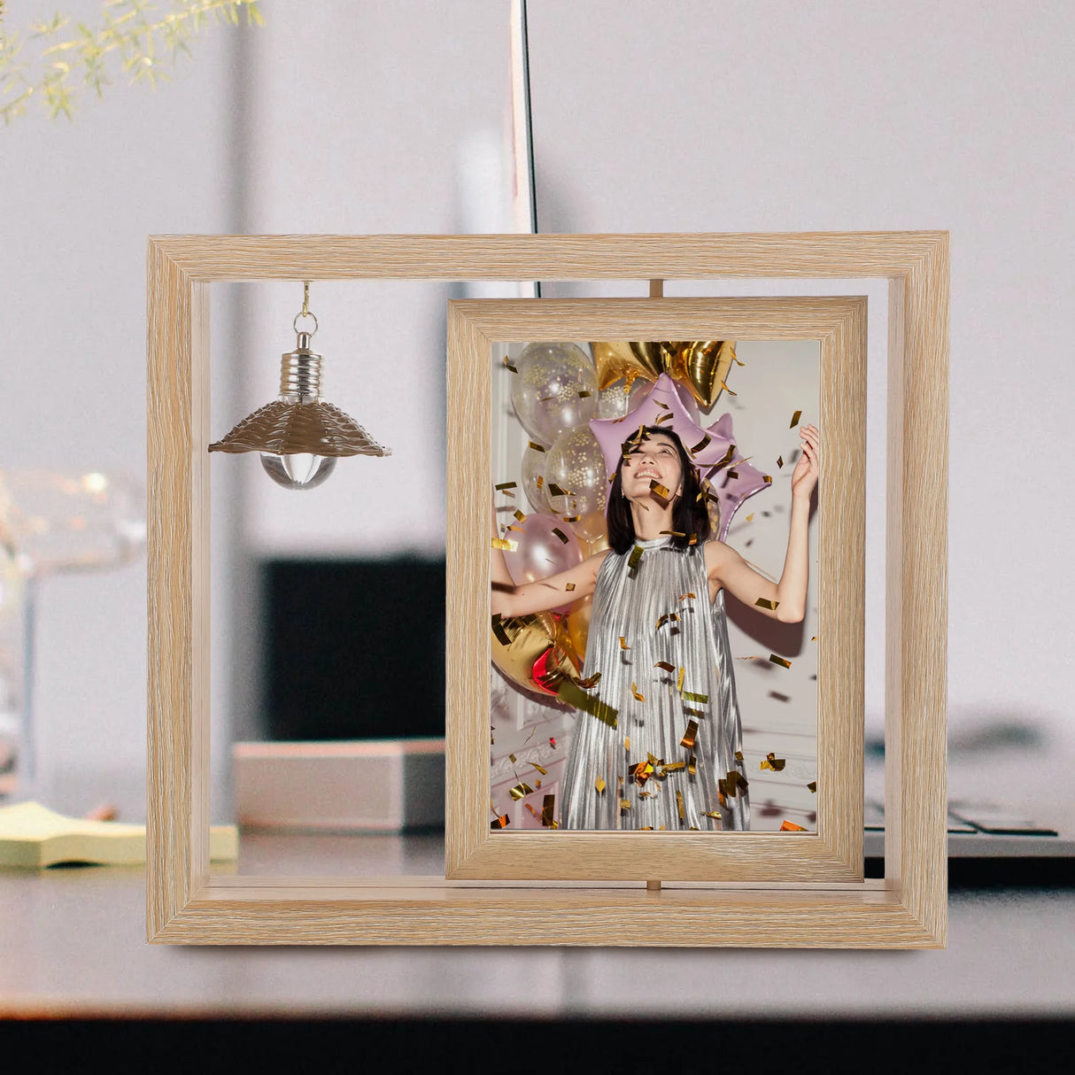 結婚式・インテリア装飾|木製回転フォトフレーム ランプ付き