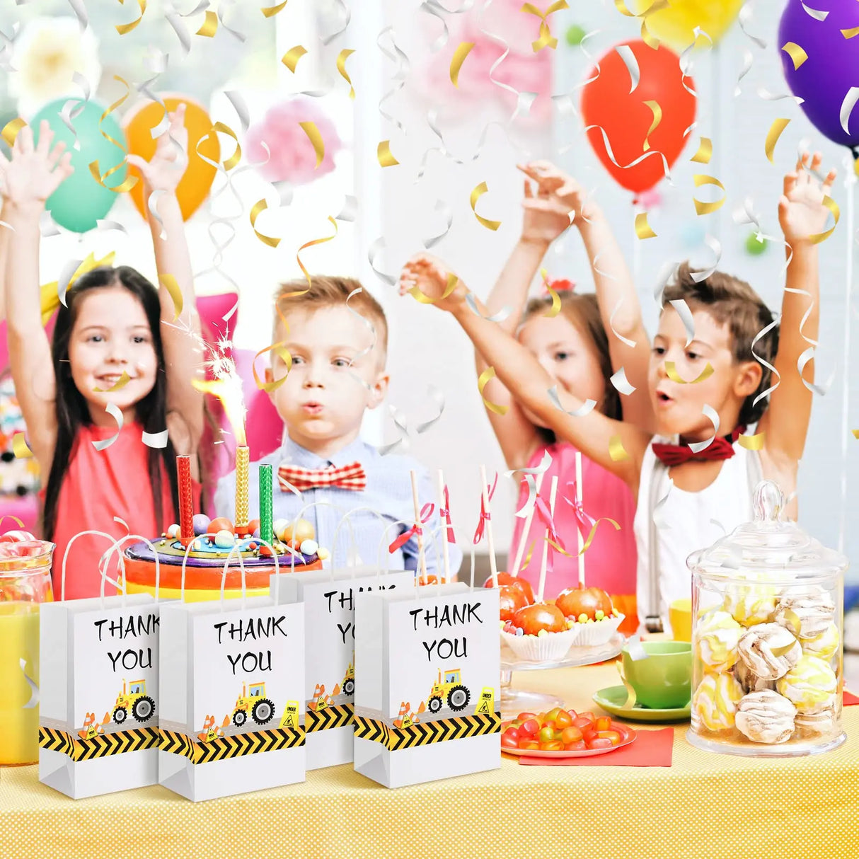 |ノベルティ用品 | はたらくクルマ柄ギフトバッグ | 21×16×8㎝