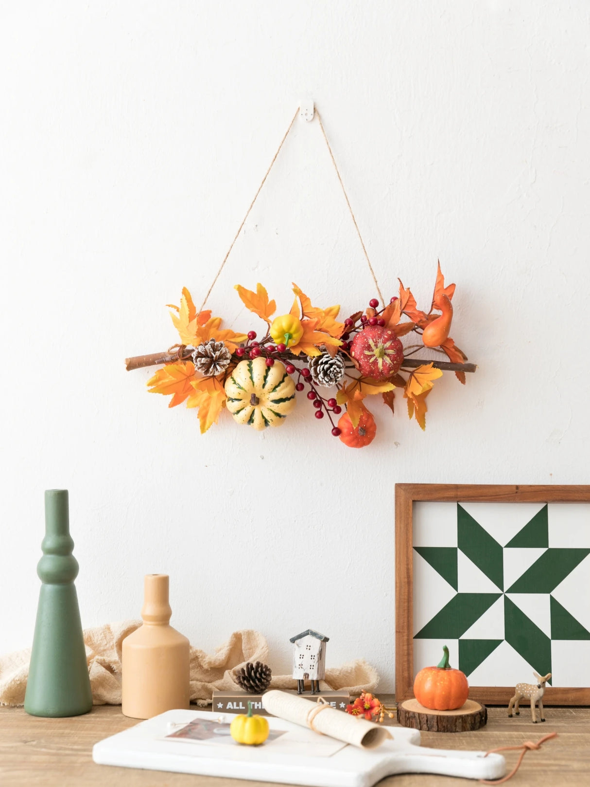 イベント・ハロウィングッズ|リース カボチャとメープルで彩る