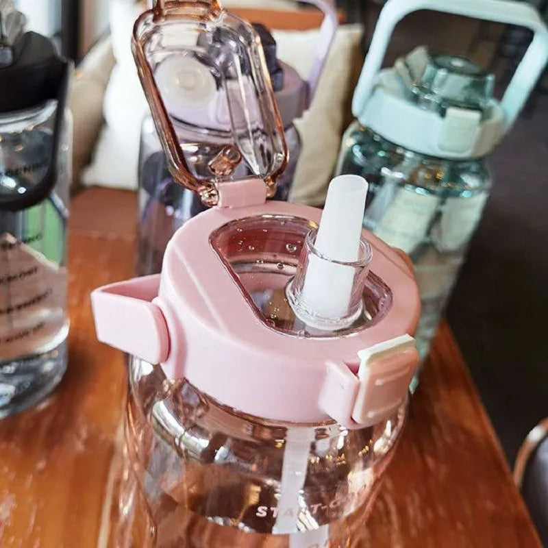 |イベント・ノベルティ用品 | 大容量2Lウォーターボトル ストロー付き| 2000ml