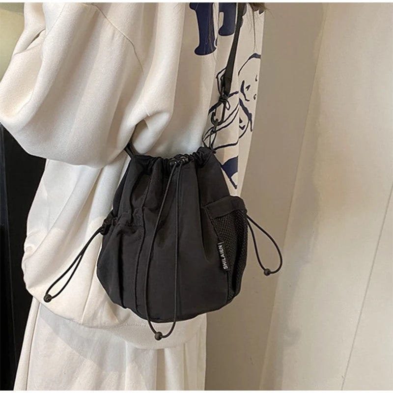 |イベント・ノベルティ用品 | 防水ナイロン大容量バケットバッグ| W16×H19×D16㎝