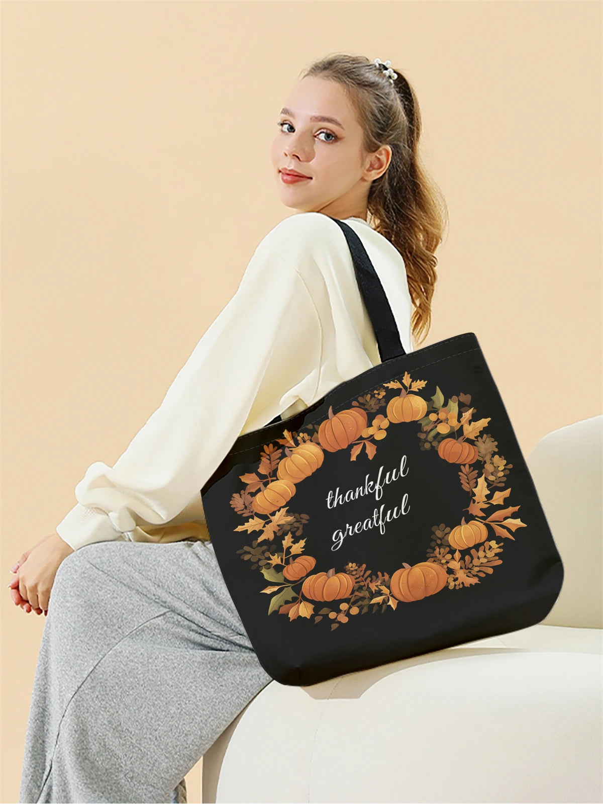 ハロウィングッズ|カボチャリース柄トートバッグ(A4サイズ対応)