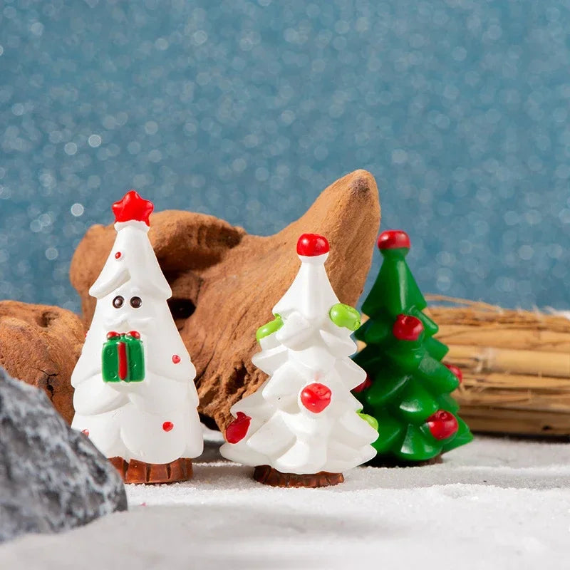 【クリスマス用装飾】ミニクリスマスツリー サンタ&妖精の樹脂置物