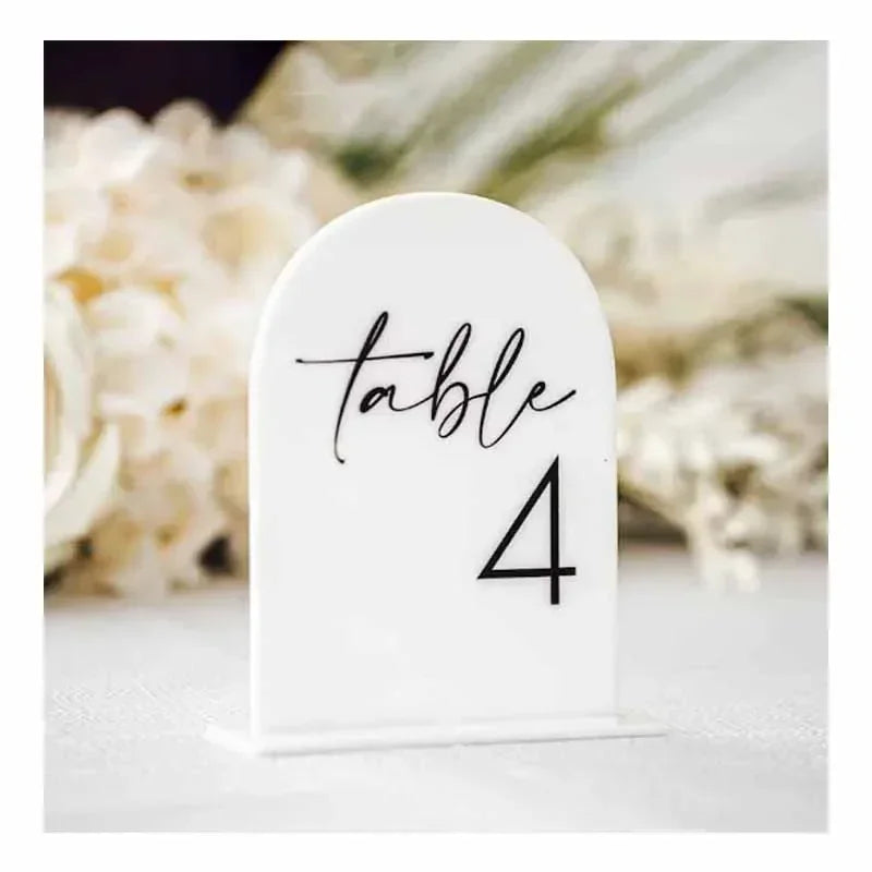 イベント・結婚式装飾|アクリル製アーチ型テーブルナンバーサイン