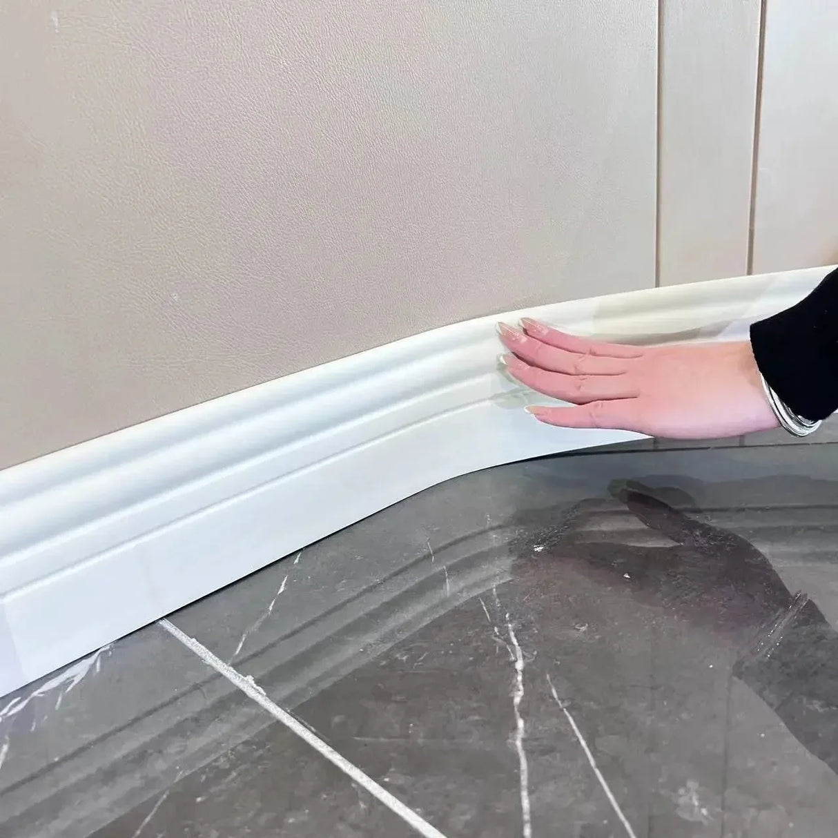 壁面衝撃吸収 幅木風粘着ボーダーシート 幅9.8㎝x200㎝ 厚さ11㎜