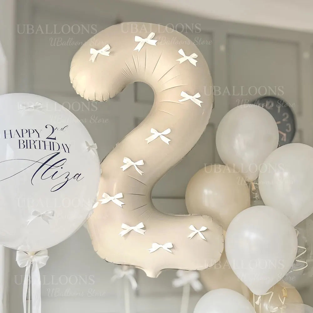 クリーム色の32インチ数字ホイルバルーンセット