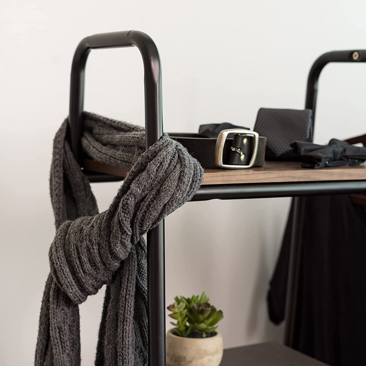 ディスプレイラックシンプルなデザイン衣料品店ディスプレイスタンド|誉PRINTING