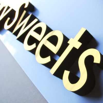 切り文字看板(黒カルプ素材)厚み30mm|誉PRINTING