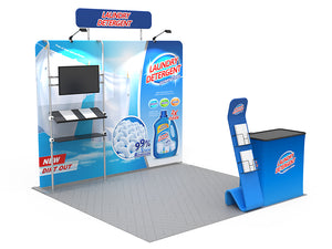 1小間 展示会ブース BOOTH-18｜幅3m ストレート壁面 ヘッダー付き＋棚2段（モニター・ファブリックサイン付）