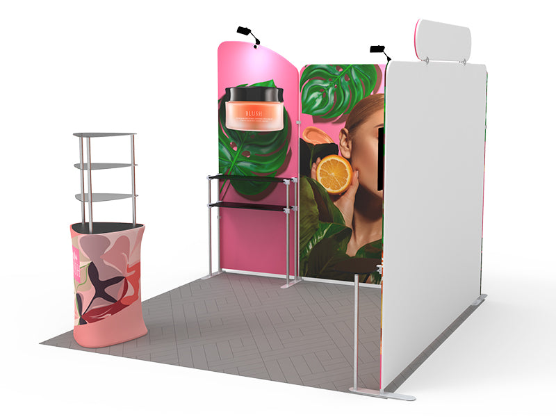 1小間 展示会ブース BOOTH-T｜幅3m ヘッダー付き壁面＋ショーケース（モニター・什器一式）