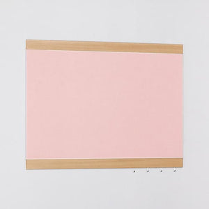 壁面掲示板 ピンク面板 木目ナチュラルフレーム 商品画像｜誉PRINTING