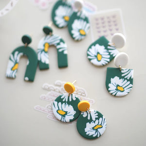 アールデコ風花柄ポリマークレイイヤリングセット