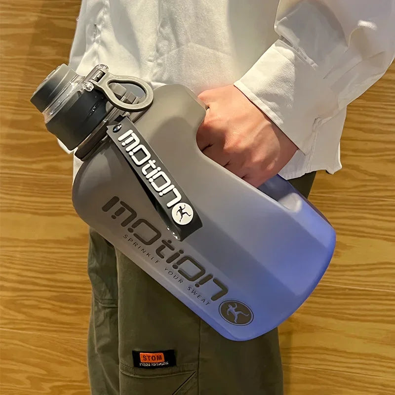 |イベント・ノベルティ用品 | ストロー付き大容量スポーツボトル | 2L