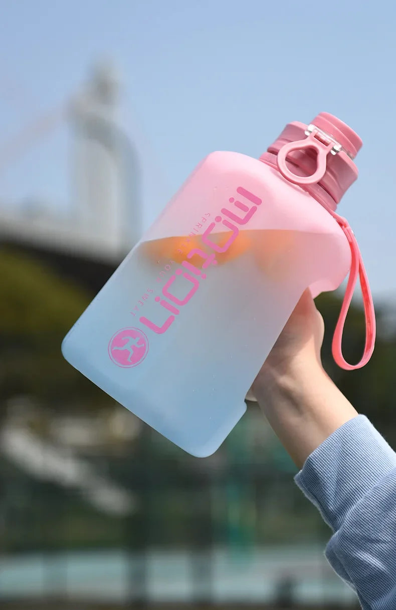 |イベント・ノベルティ用品 | ストロー付き大容量スポーツボトル | 2L