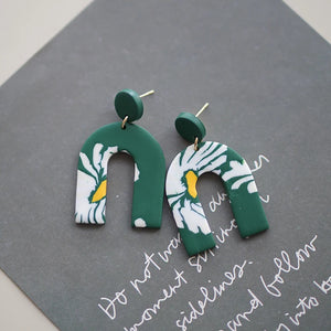 アールデコ風花柄ポリマークレイイヤリングセット