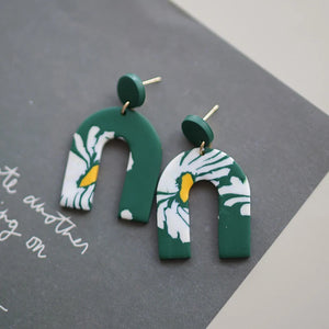 アールデコ風花柄ポリマークレイイヤリングセット