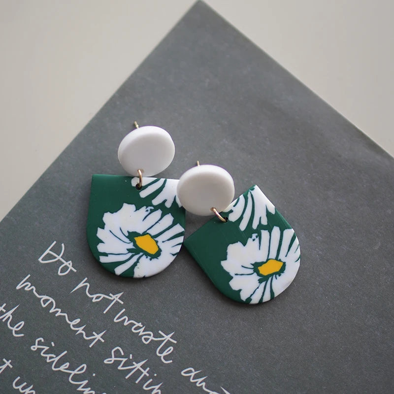 アールデコ風花柄ポリマークレイイヤリングセット