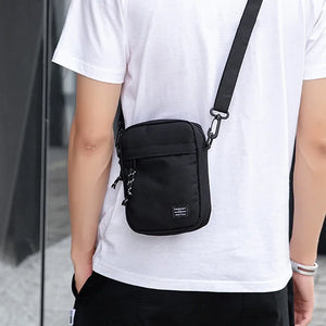 |イベント・ノベルティ用品 |男女兼用カジュアル防水ショルダーバッグ | W13.5×H18.9×D4.5cm