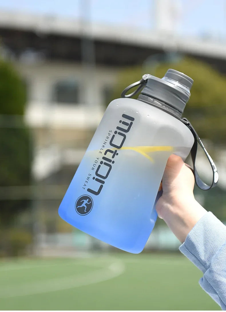 |イベント・ノベルティ用品 | ストロー付き大容量スポーツボトル | 2L